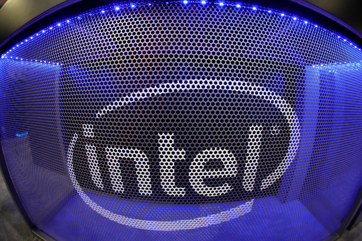 Intel unveils new Xeon data center processor, 5G chip