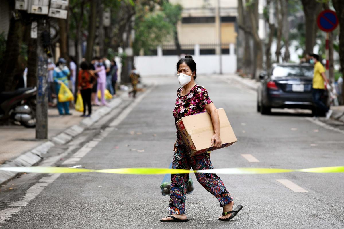 China reports 22 new deaths, lowest new cases on record; Over 80,700 infected in mainland