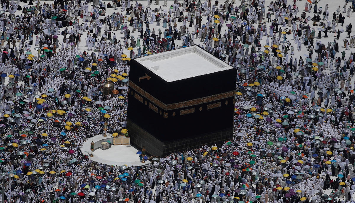 Saudi Arabia imposes 24-hour curfew in Mecca and Medina