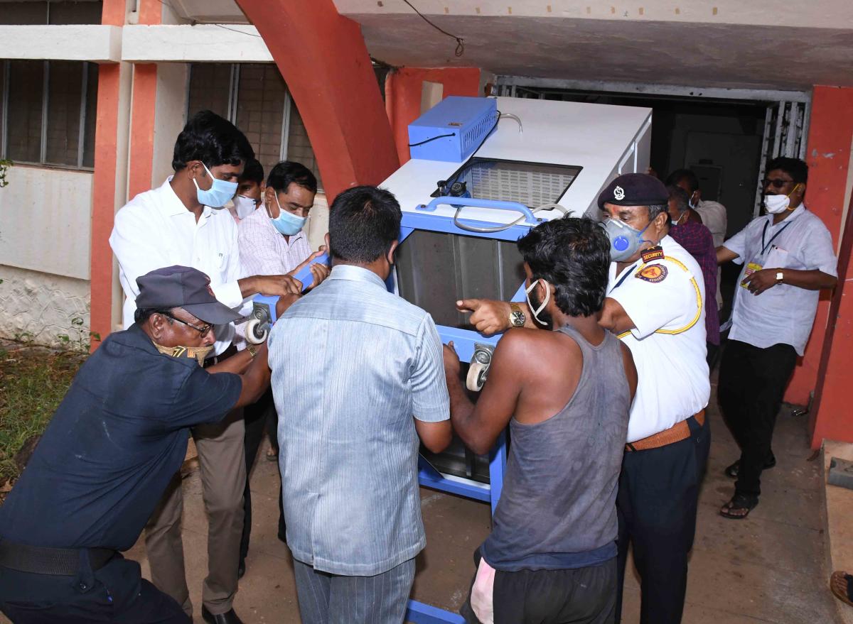 Device for isolation ward secured from varsity lab