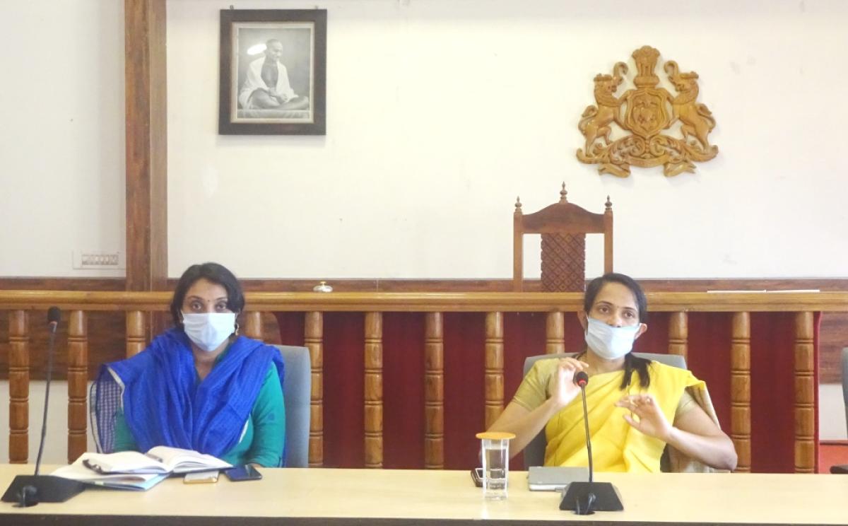 Start all pending works, DC tells officials