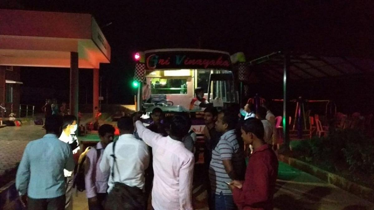 N-K migrant labourers sent back to their native places