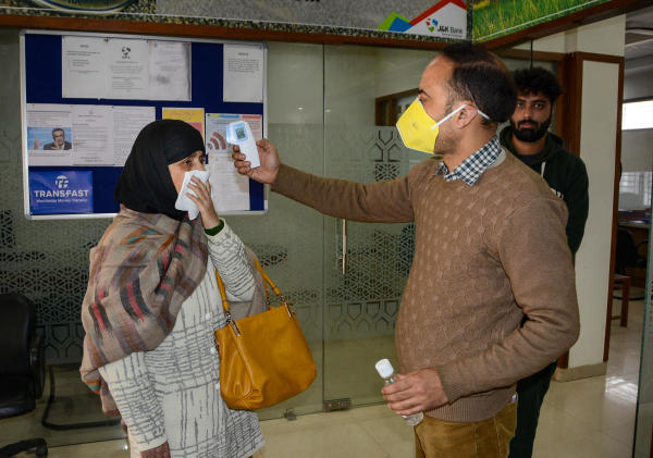 J&K Bank employees ‘exposed’ to COVID-19 risk by management