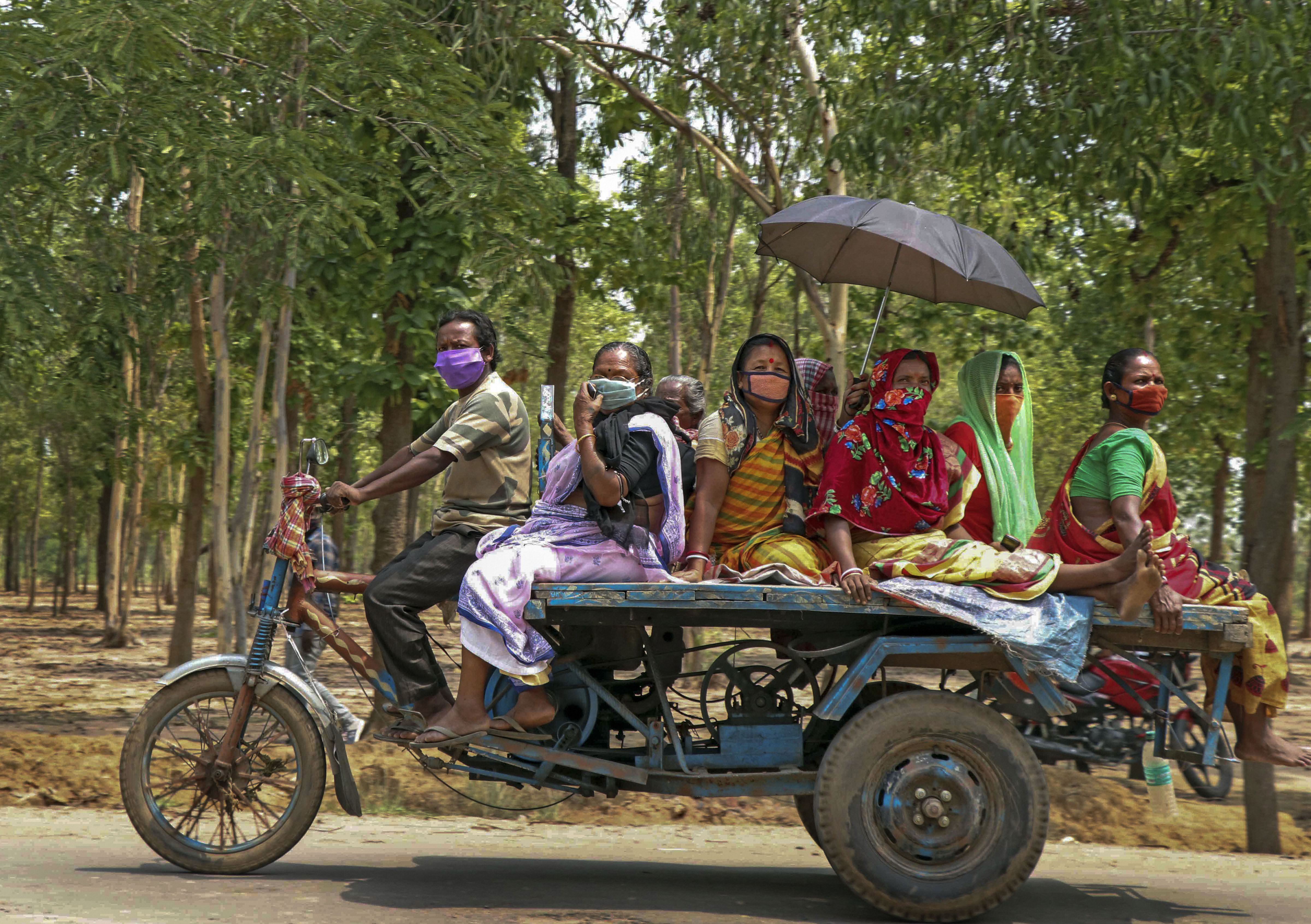 Labourers going to Jharkhand by walk convinced to stay back