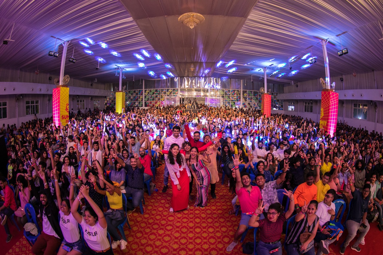 30,000 attend youth summit