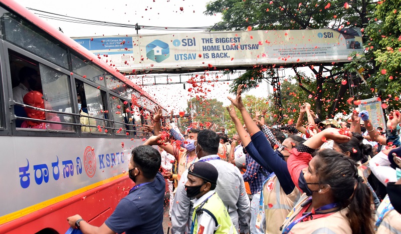 Volunteers, officers spread awareness on COVID-19