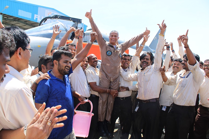 The pilot who helped Tejas breast the FOC tape