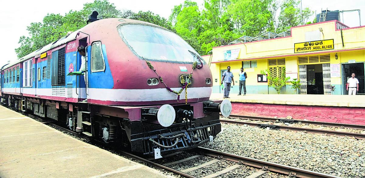 Demand for extending Hosur-Banaswadi train to Tumakuru