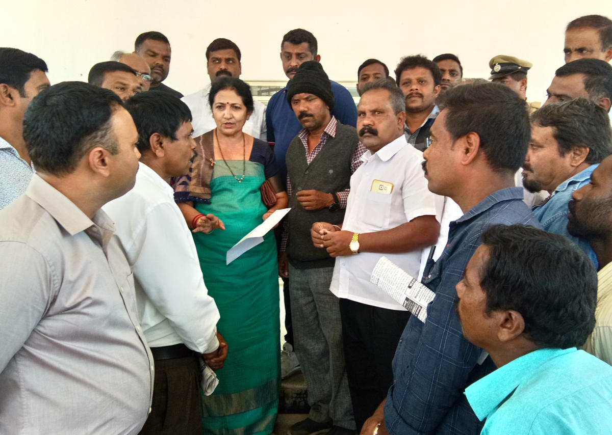 DSS ends dharna after minister assures to meet demands