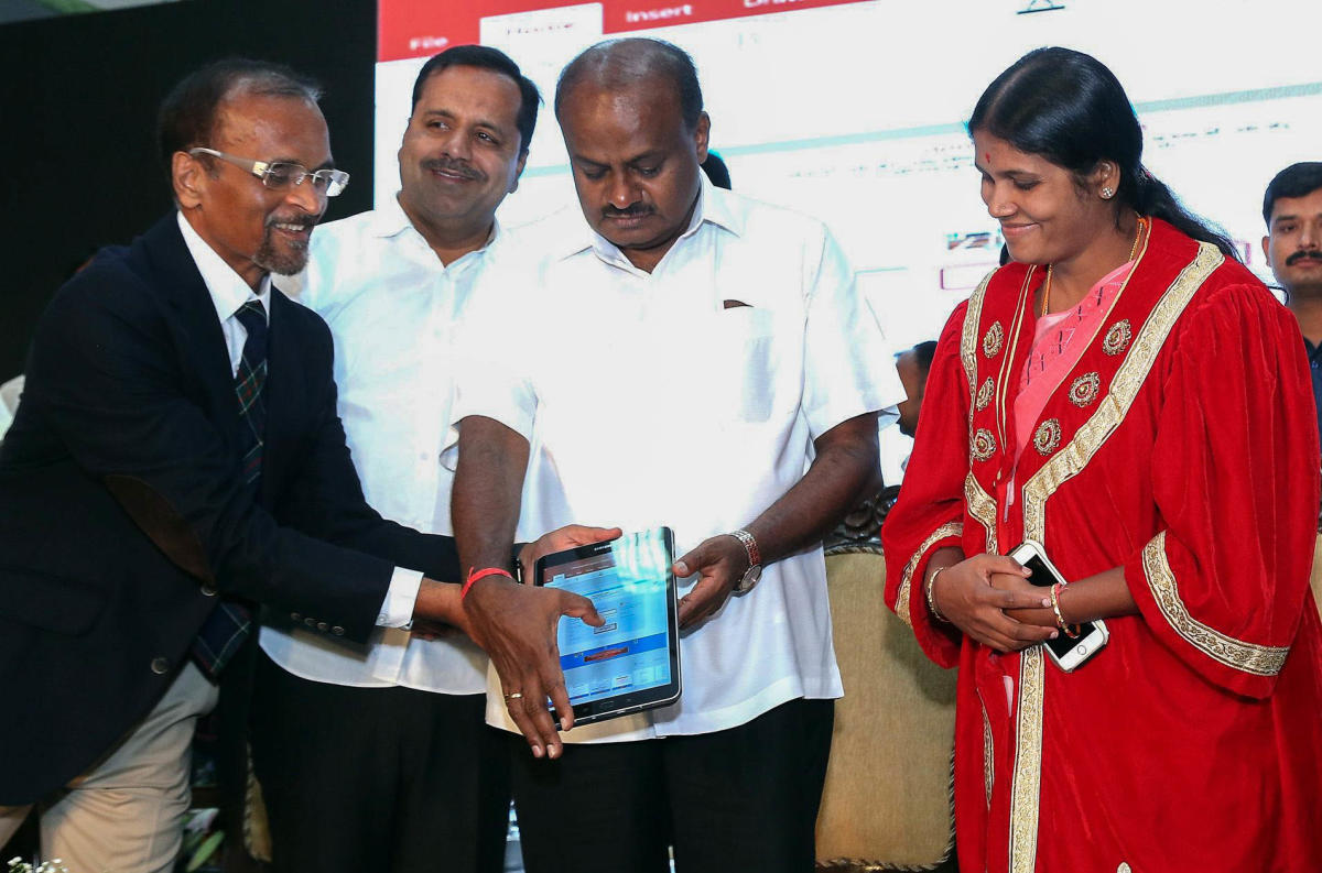 Kumaraswamy flags off online building approval