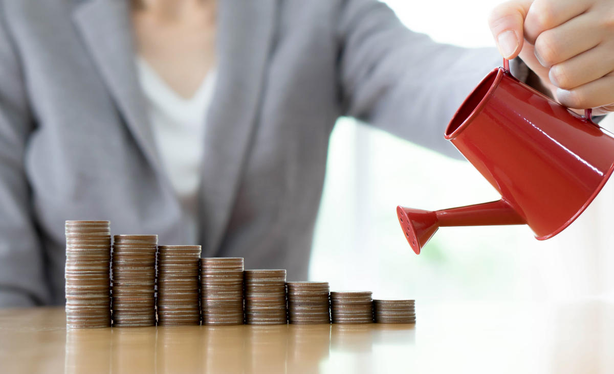 Personal finance tips for women with low credit score