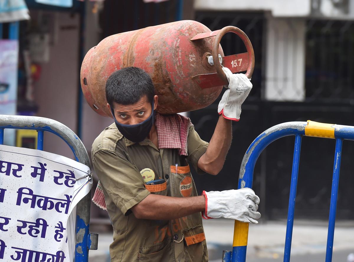 Cooking LPG gas prices cut by Rs 162 per cylinder