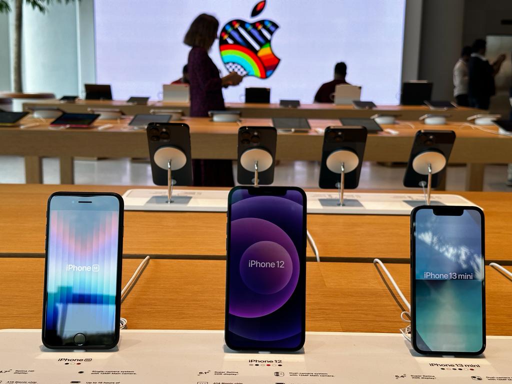 Apple BKC Store in Mumbai. Credit: DH Photo/KVN Rohit
