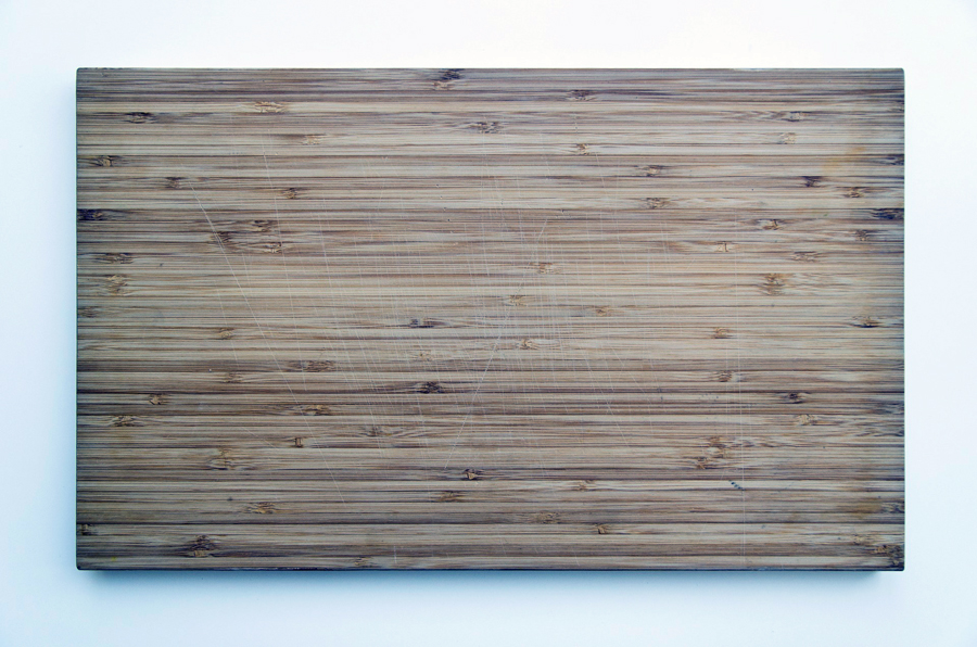 Bamboo cutting board. Picture credit: pixabay.com/ BRRT