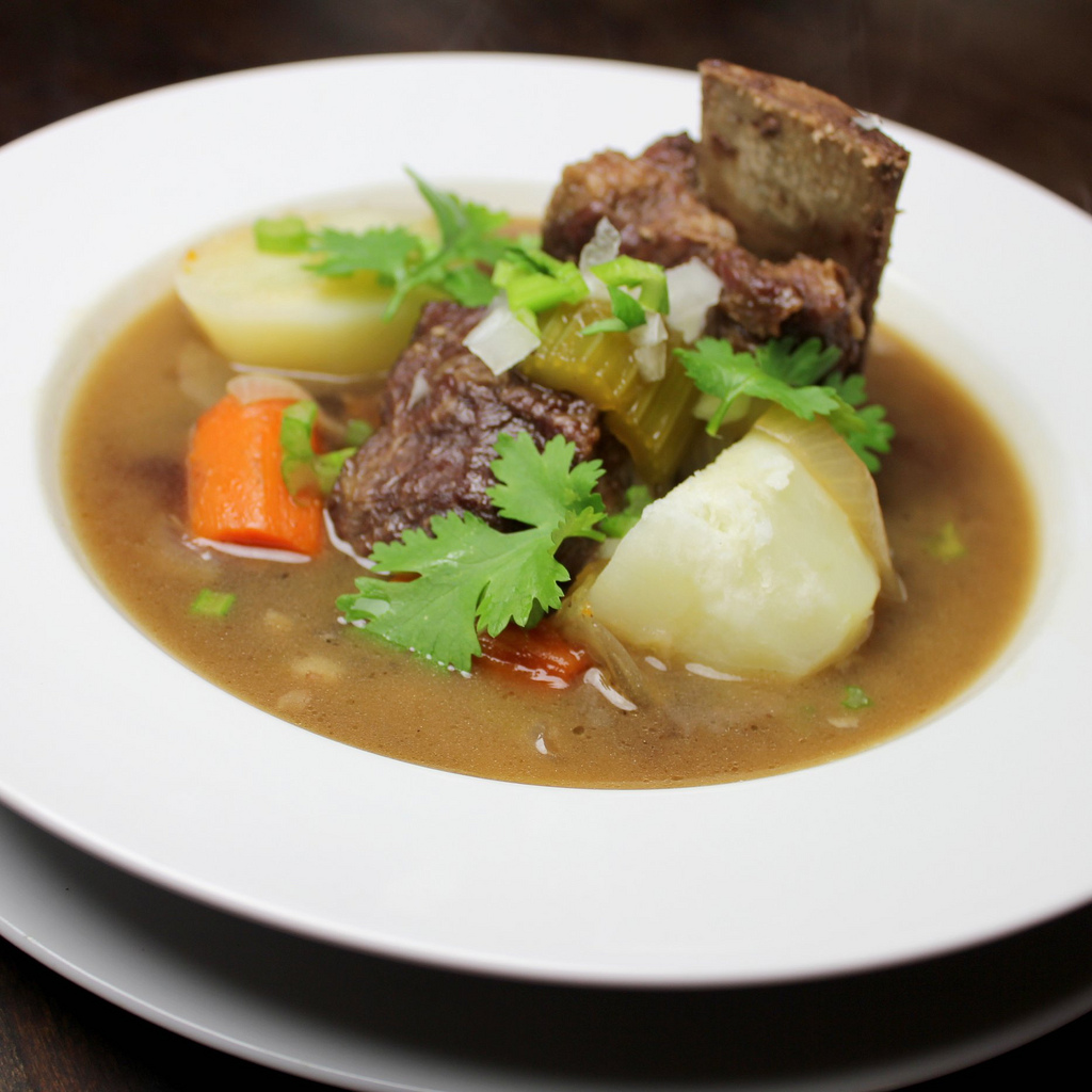 Caldo de costilla