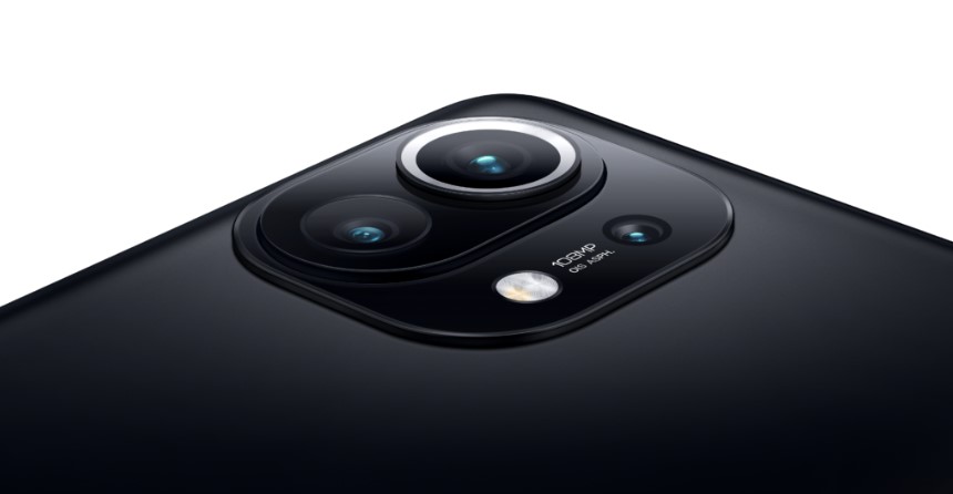 Mi 11's triple camera module on the back. Credit: Xaiomi​​