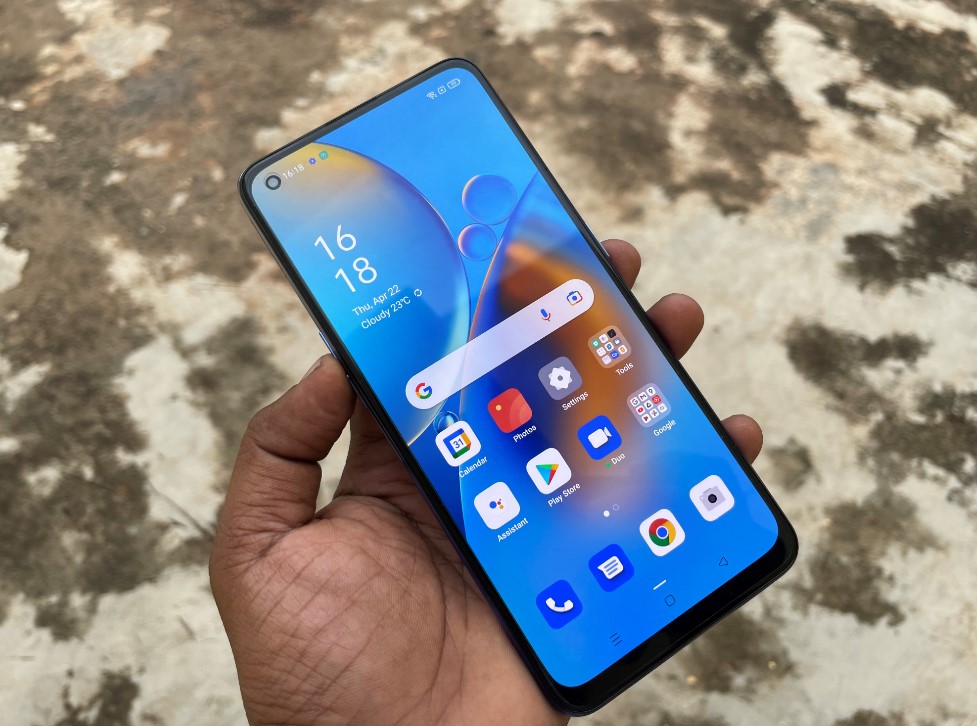 Oppo F19. Credit: DH Photo/KVN Rohit