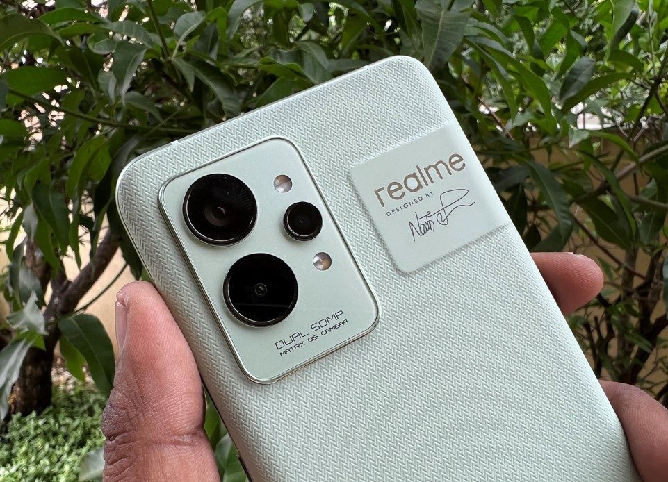 Realme GT 2 Pro. Credit: DH Photo/KVN Rohit