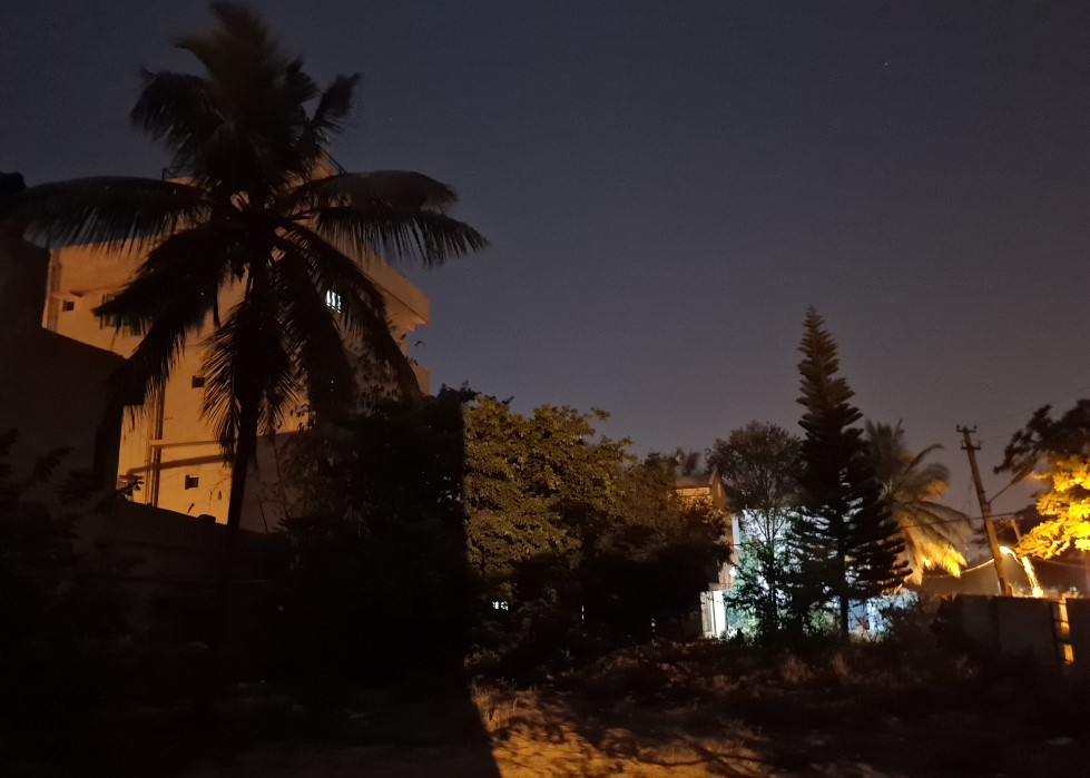 Samsung Galaxy S20 Plus night mode photo sample (DH Photo/Rohit KVN)