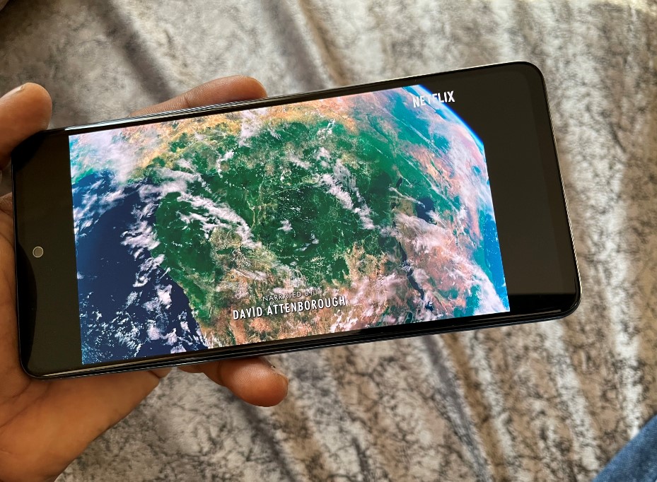 Samsung Galaxy A52 4G-LTE. Credit: DH Photo/KVN Rohit