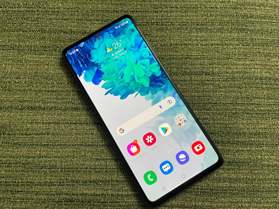 Samsung Galaxy S20 FE 5G. Credit; DH Photo/KVN Rohit