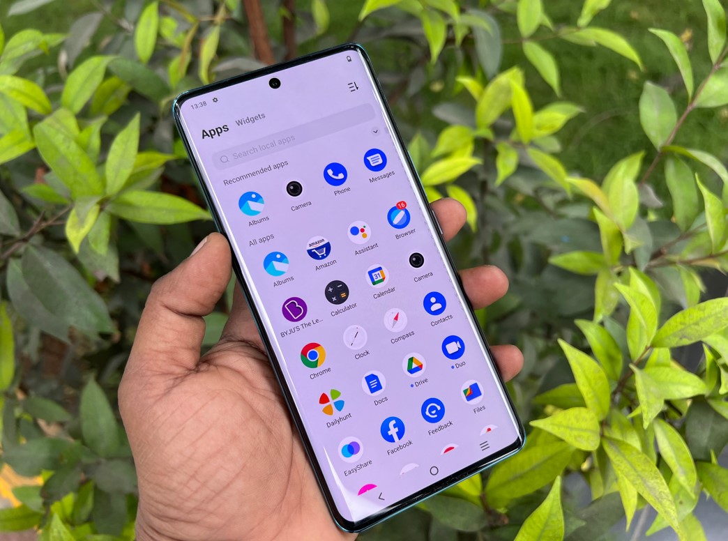 Vivo V25 Pro 5G. Credit: DH Photo/KVN Rohit