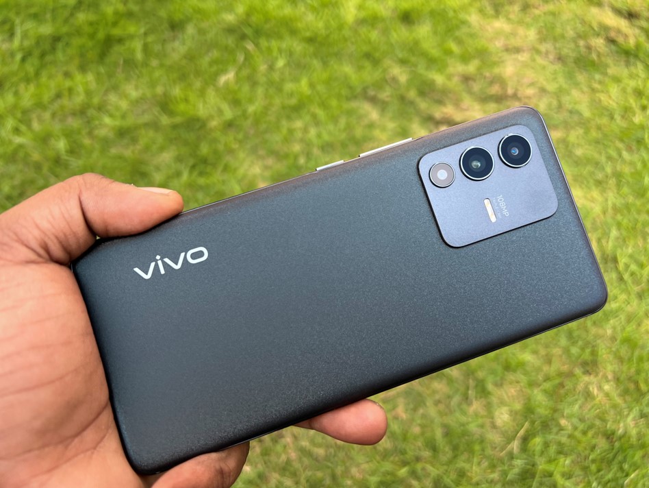 Vivo V23 Pro 5G. Credit: DH Photo/KVN Rohit