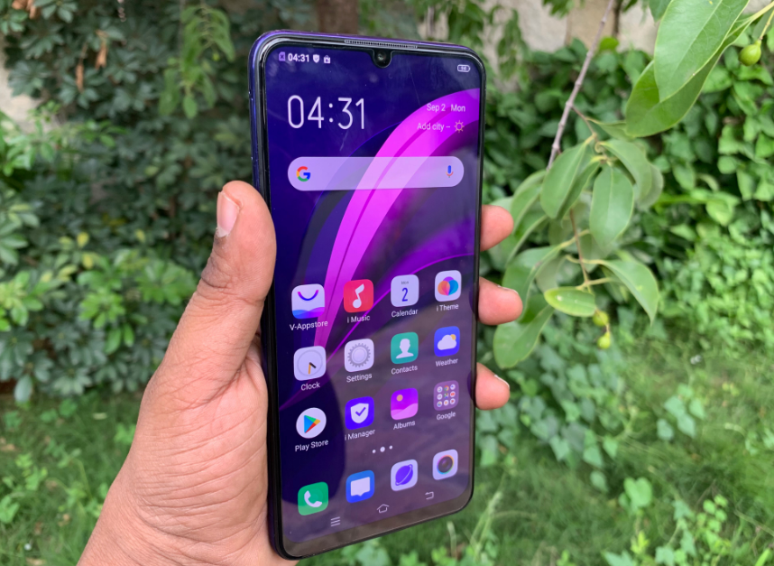 Vivo Z1x flaunts a 6.3-inch full HD+ super AMOLED display (DH Photo/Rohit KVN)