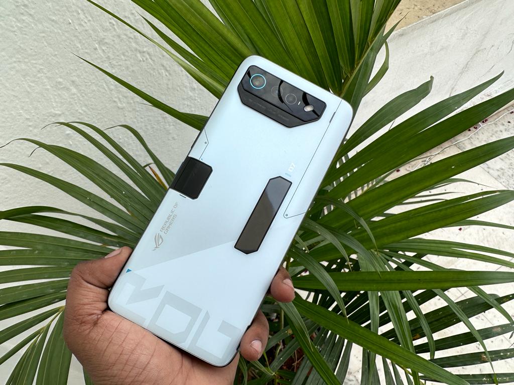 Asus ROG Phone 7 Ultimate. Credit: DH Photo/KVN Rohit