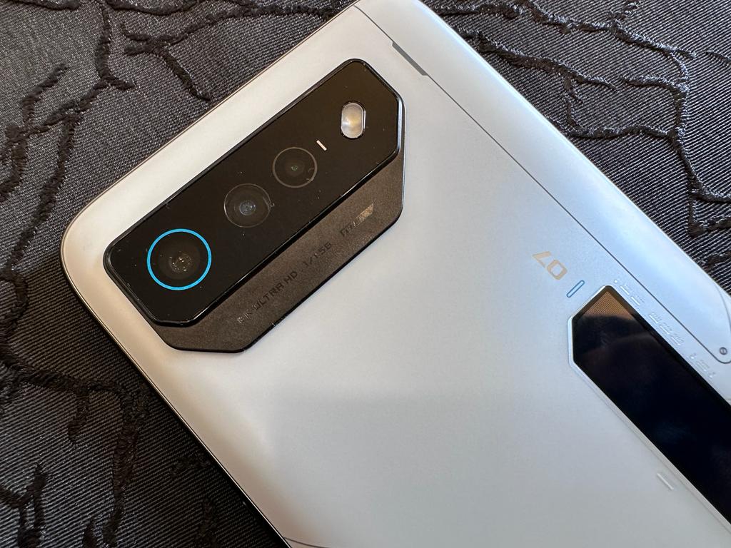 Asus ROG Phone 7 Ultimate. Credit: DH Photo/KVN Rohit