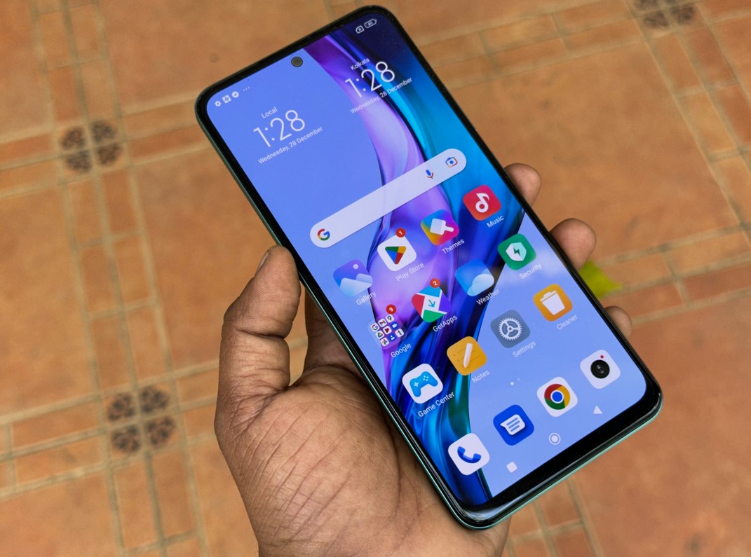 Redmi Note 12 5G. Credit: DH Photo/KVN Rohit