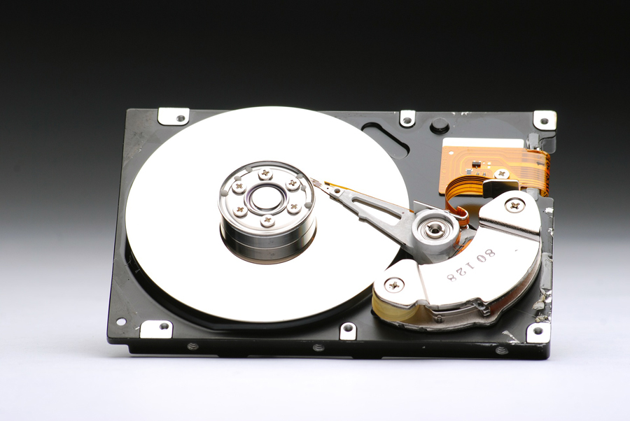 Inside a hard disk drive. Picture credit: pixabay.com/ tvjoern