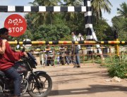 Lottegollahalli Railway Station, near RMV Extension,has a lot of residents saunter acrossthe tracks even when the gates are closed.