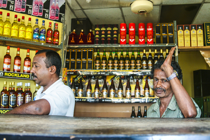 Delhi govt allows restro-bars, clubs to sell stocked beer to liquor shops