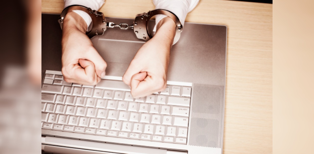 Two held for posting photographs of college girls and teachers in pornsites