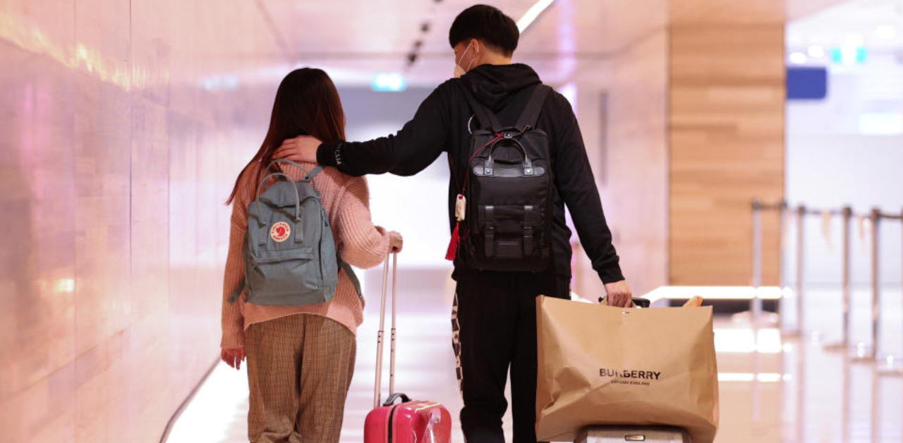 Chinese students in Australia head home as coronavirus upends study