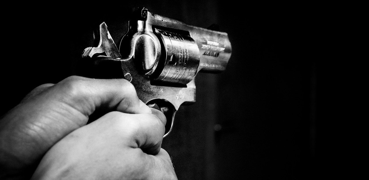 St Louis officer dies after being shot in head by gunman