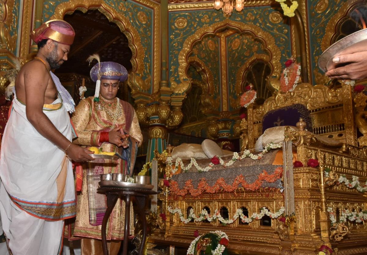 Golden throne to be assembled one-month in advance at palace