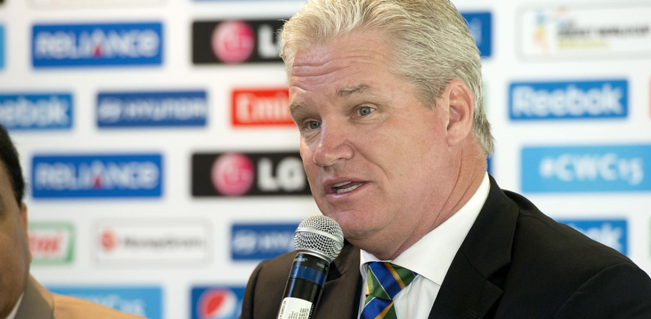 Family bid farewell to Australian great Dean Jones with lap of MCG