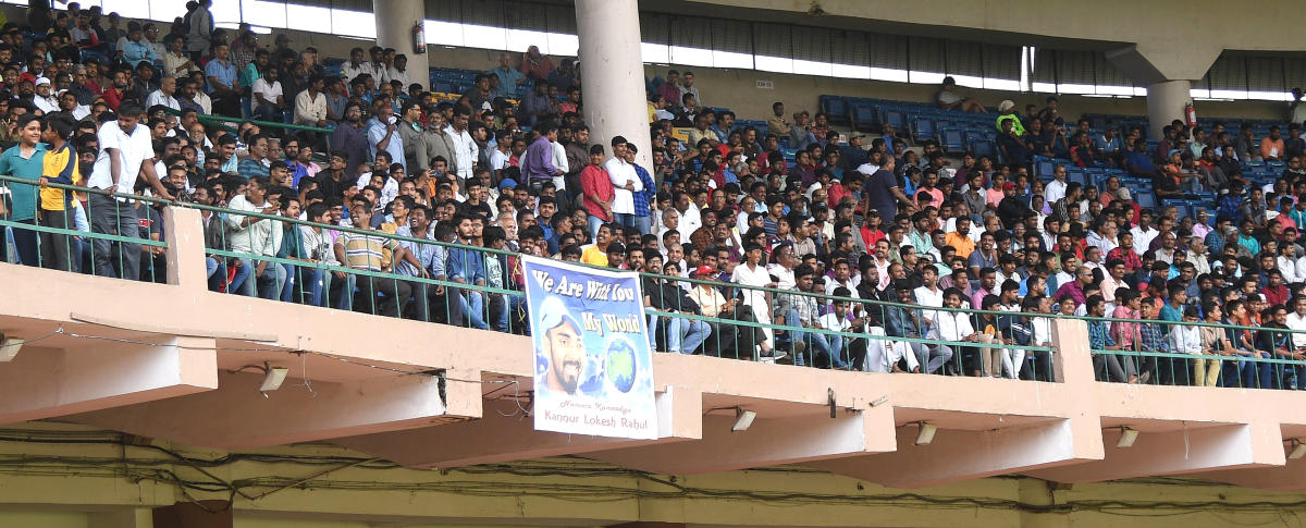 Crowd adds to sight in Karnataka's rise