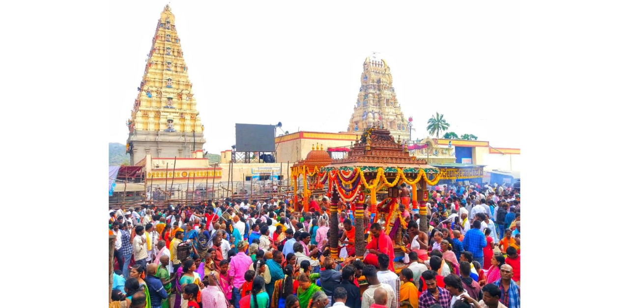 Devotees allowed for sevas, night stay at M M Hills