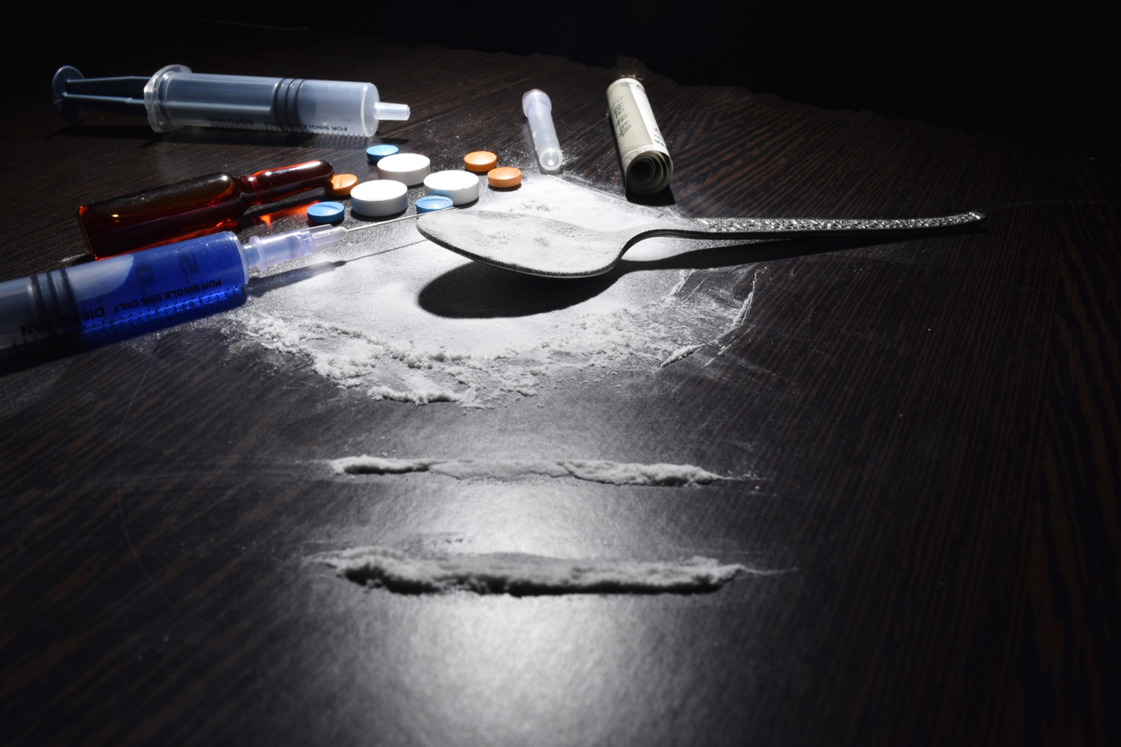 Peddler gives hospital's address to receive drugs