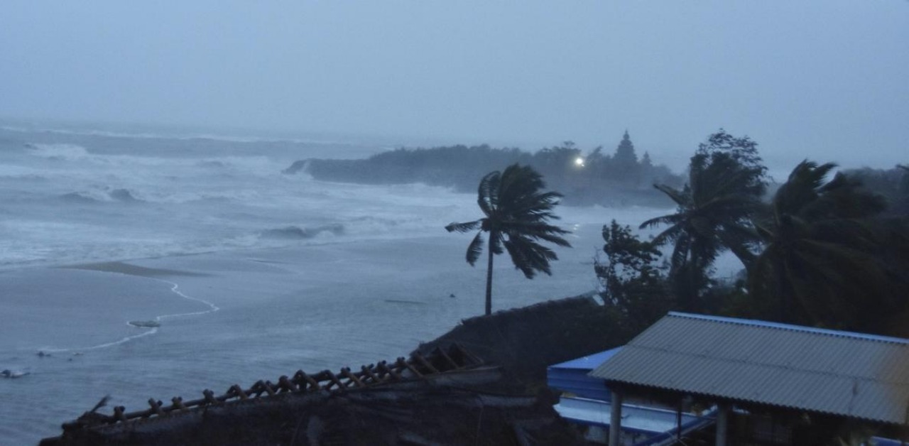 With wind speed of up to 145 kmph, Cyclone Nivar on course to make landfall near Puducherry, Tamil Nadu