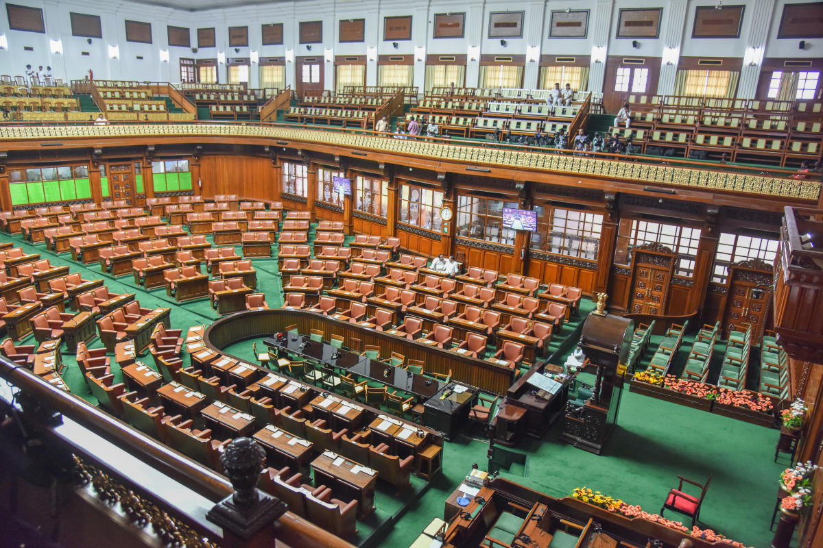 Karnataka govt strikes at Opposition unity, passes controversial Land Reforms Bill with JD(S) 'support'