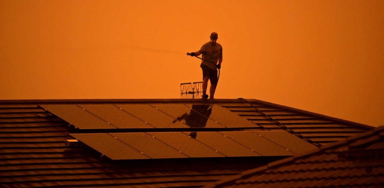 Bushfires in a wet year have Australia's scientists looking to climate change