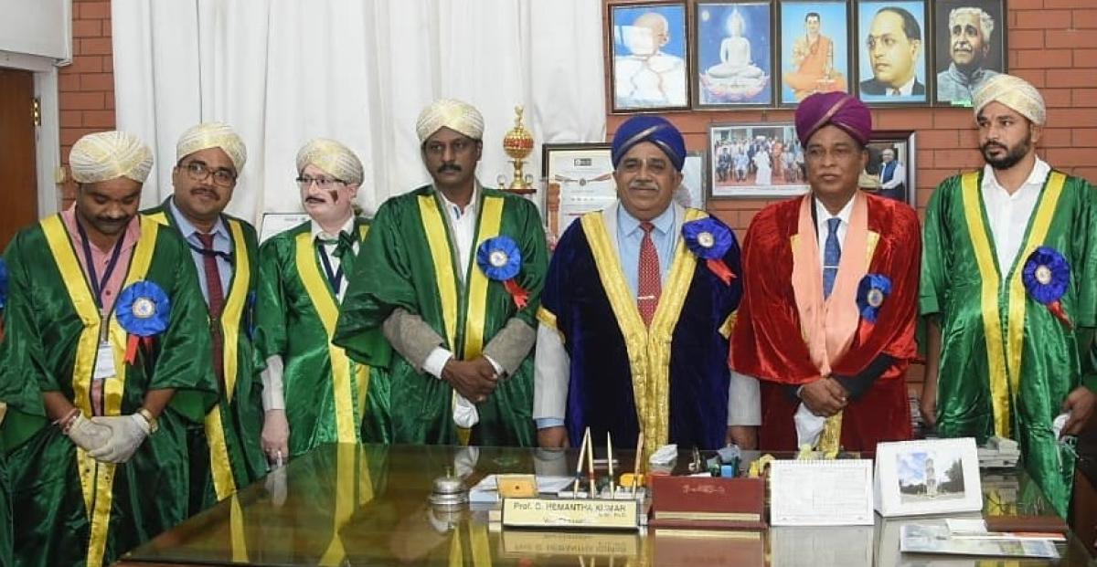 Mysuru-style attire for UoM convocation