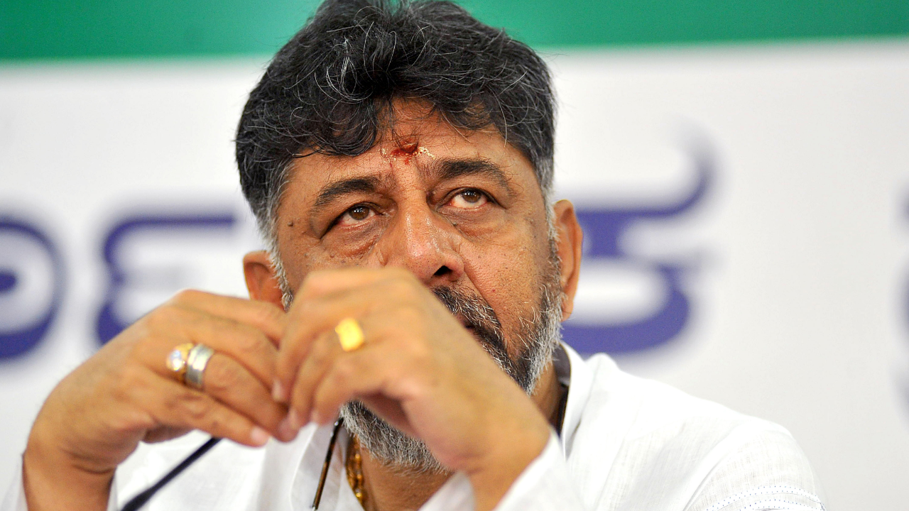 After Youth Congress election farce, DK Shivakumar tries to pacify Nalapad