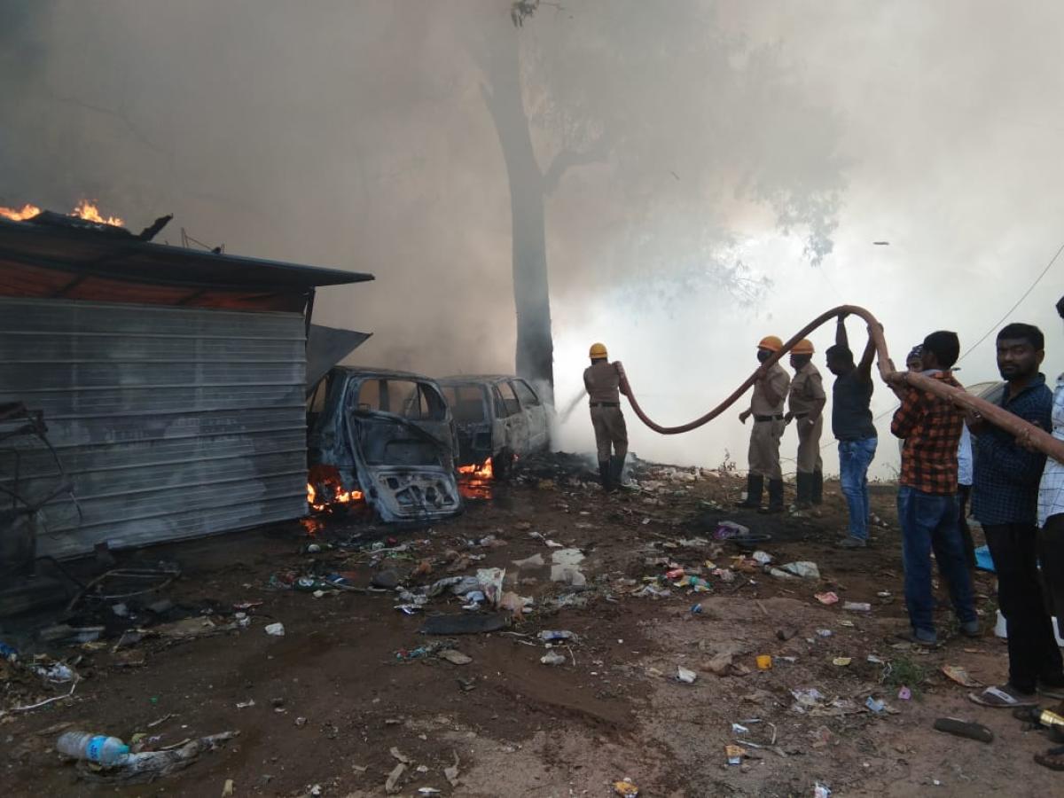 Garbage dump near Vrushabhavathi River catches fire, no casualties