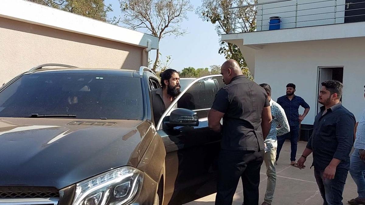 Yash’s parents exchange words with residents over land issue