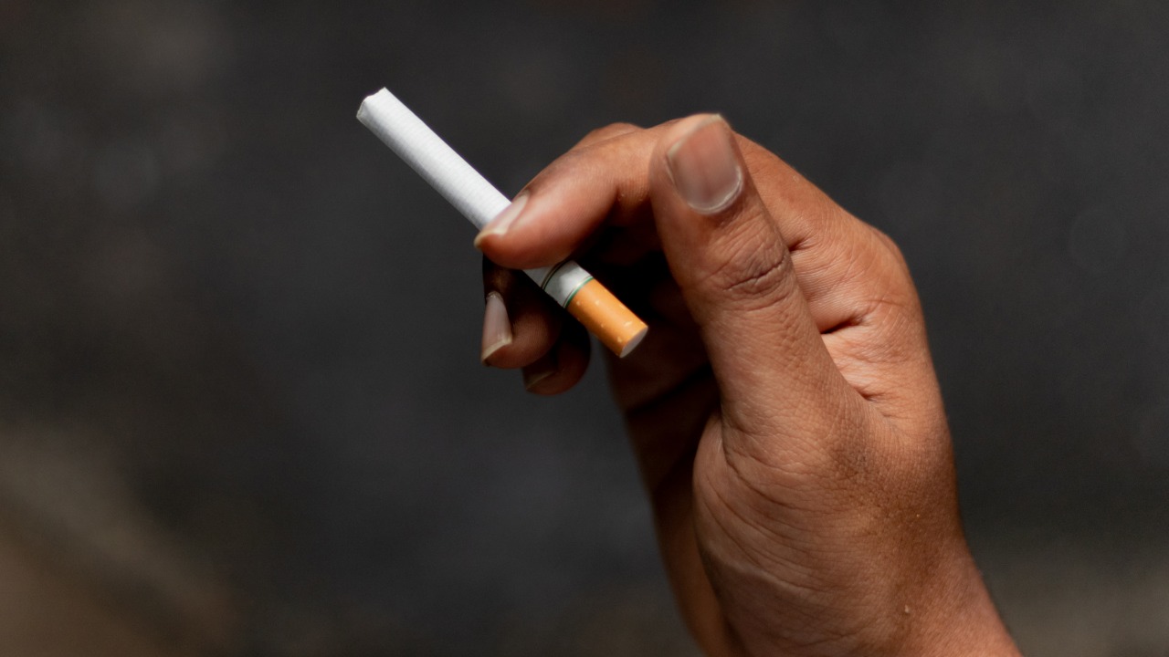 BBMP notice to over 400 establishments for no smoking zone
